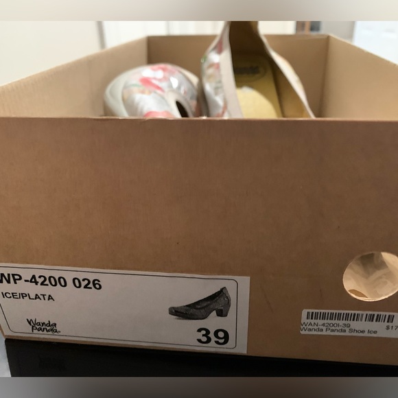 Wanda Panda Leather Floral Pumps Rubber Sole & Heel Ice (Off white/floral) Sz 39 - Picture 3 of 8